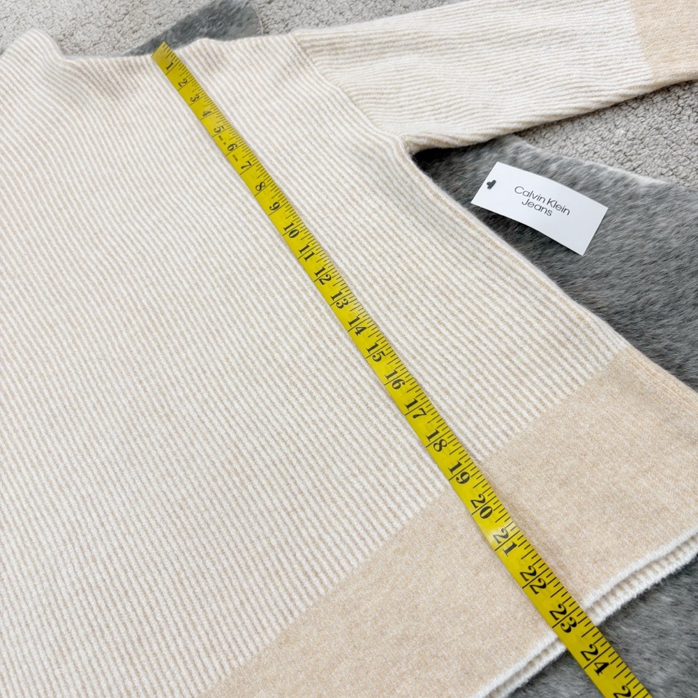NWT Calvin Klein Sweater - Picture 9 of 10
